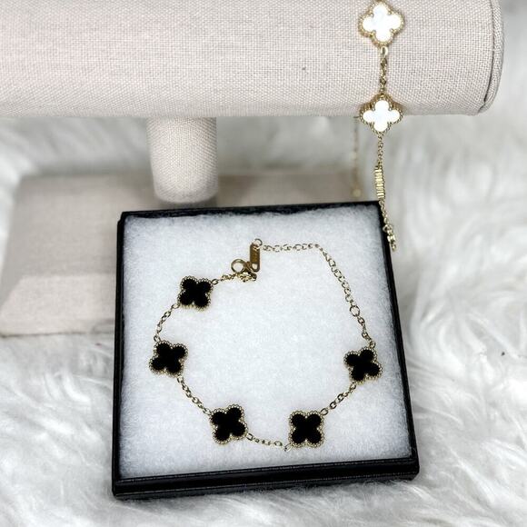 NWT Four Leaf Clover Bracelet 18K Gold Plated Stainless Steel BLACK - Picture 2 of 4